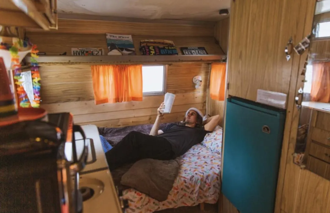 60S Surf Camper With Nyc Skyline View In Rockaway Beach-1