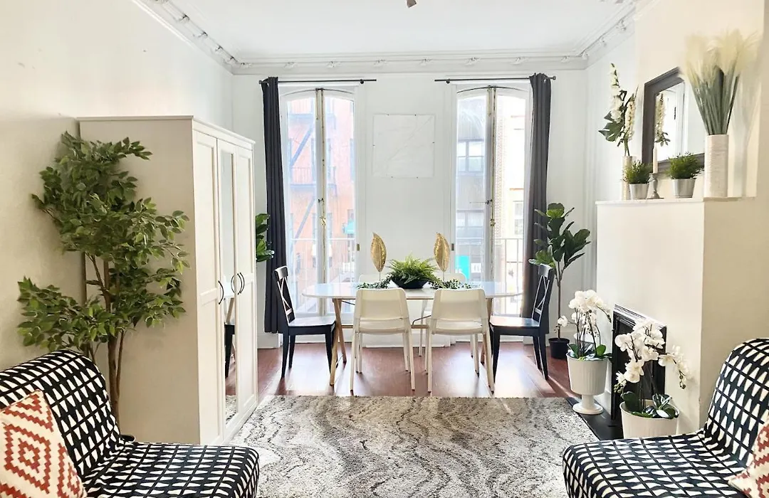Luxury Villa In The Heart Of Manhattan-1