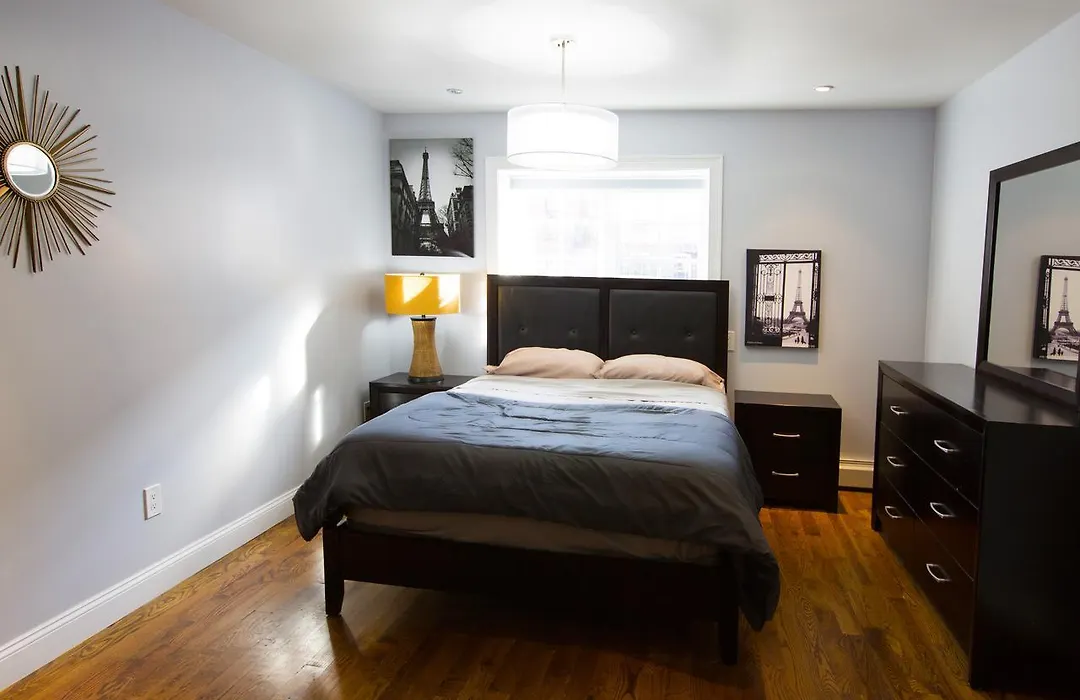 7 Bedrooms I Love You-1